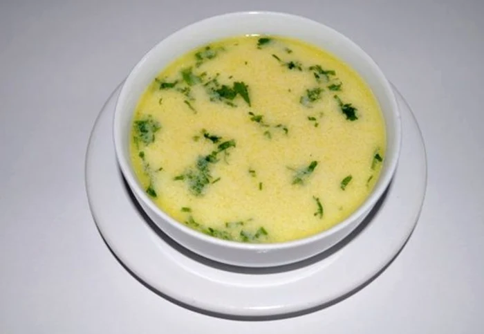 Află care este reteta originala a celebrei ciorbe radautene, mai ales ca se prepara atat de usorclickpoftabuna.ro