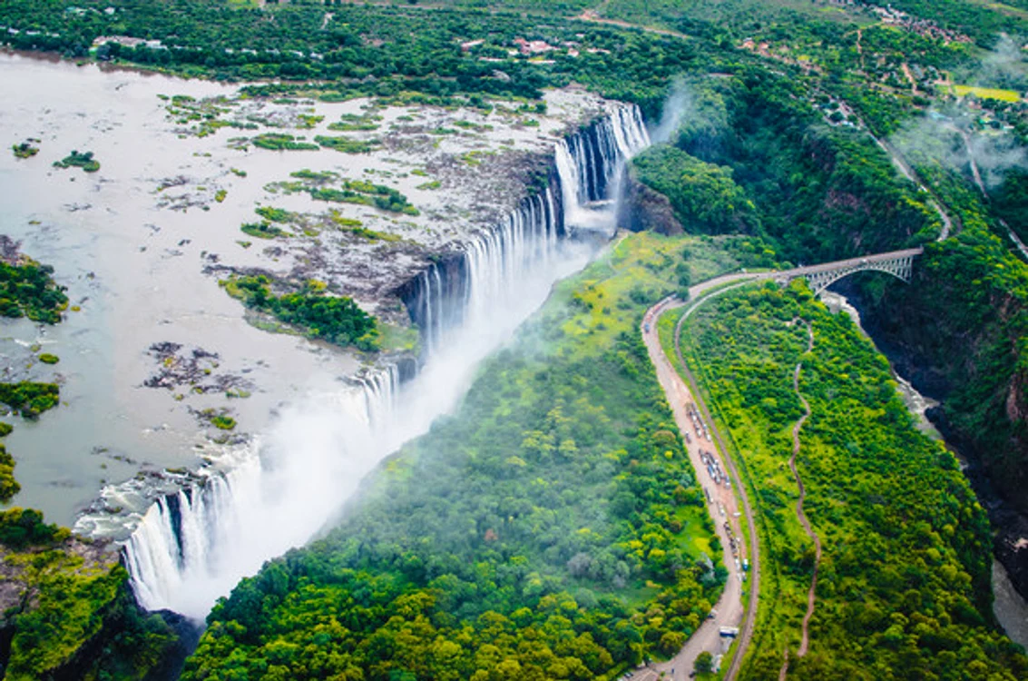 
    Cascada  Victoria - Înălțime  108 metri  