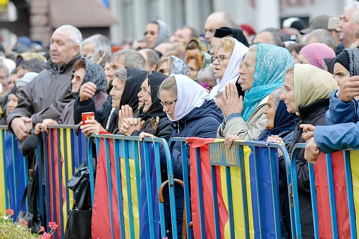 Zeci de oameni au avut nevoie de îngrijiri medicale la cel mai mare pelerinaj religios ortodox din CapitalăFotografii: ISU Bucureşti-Ilfov, Mediafax, Inquam Photos