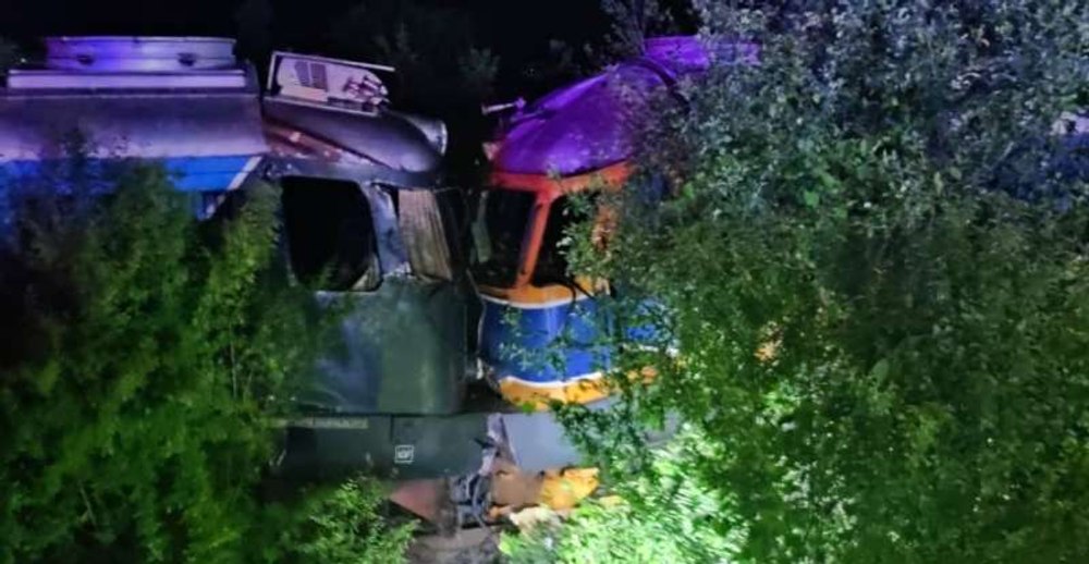 Două locomotive s-au ciocnit în apropiere de Gara Toporu, Giurgiu. Doi mecanici răniți, unul era băut