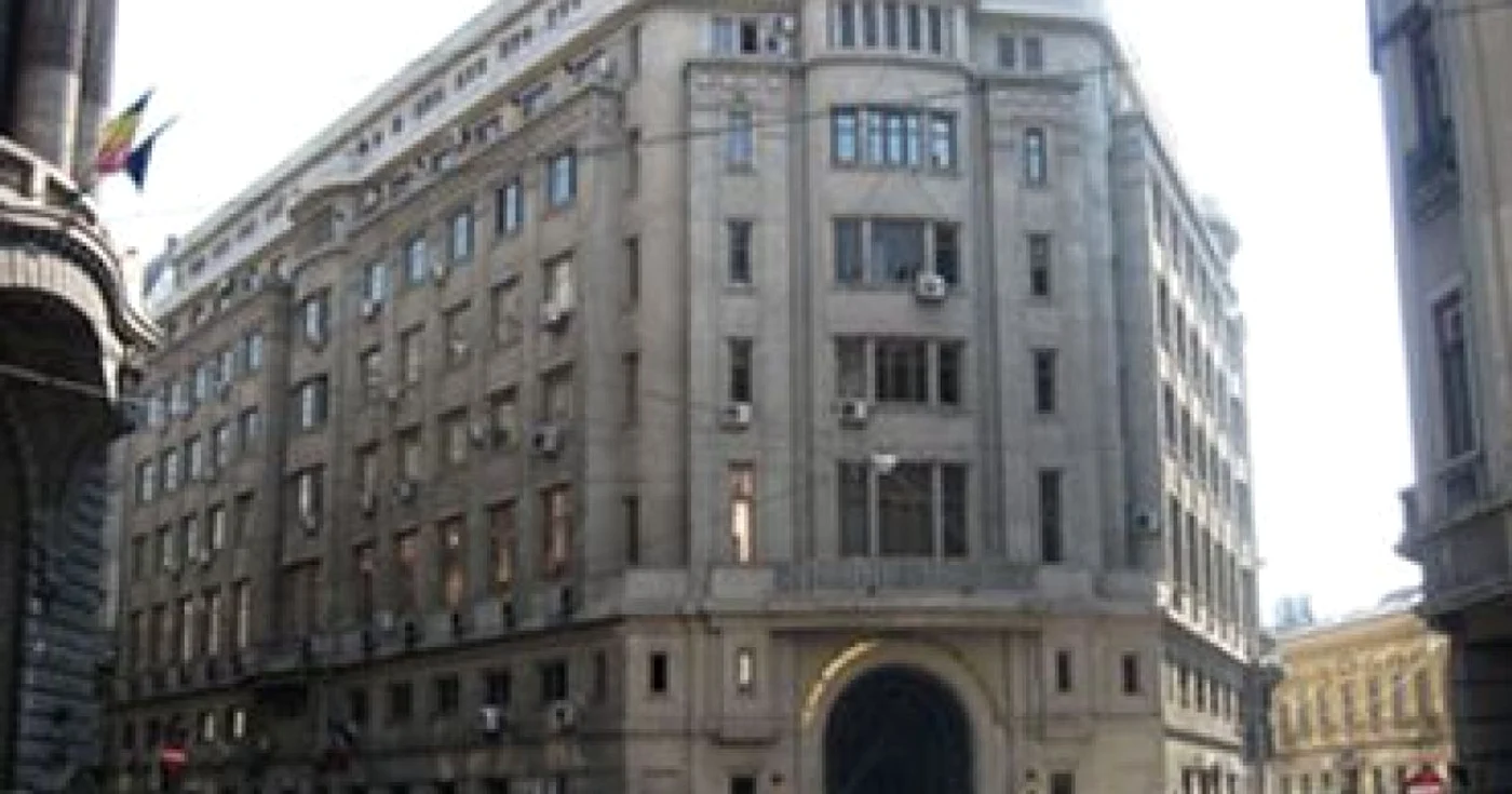 Universitatea "Spiru Haret" refuză să anuleze diplomele considerate ilegale de către Ministerul Educaţiei