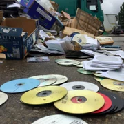 cd uri distruse foto igpr