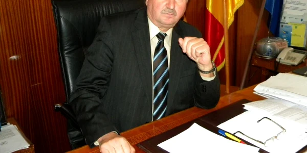 Prefectul Scripăț vrea să facă ”lumină” în cazul ”afacerea cantina”