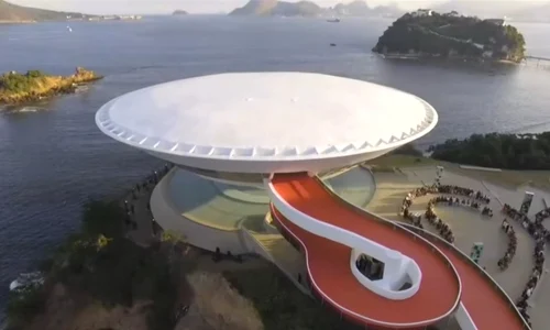 Louis Vuitton Cruise jpeg