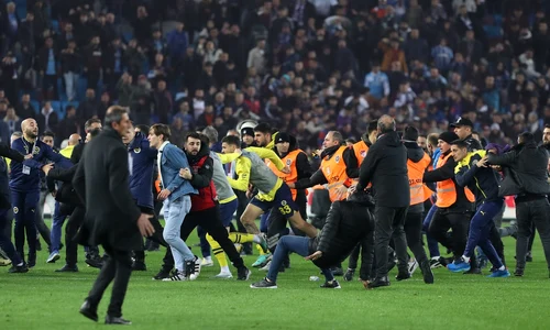 Trabzonspor Fenerbahce (EPA) jpg