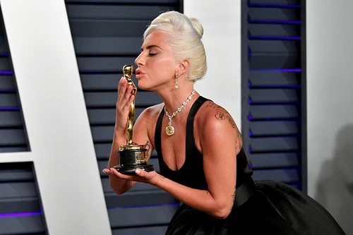 Diamantul purtat de Lady Gaga la Oscar 2019 costă 30 de milioane de dolarifoto: Getty