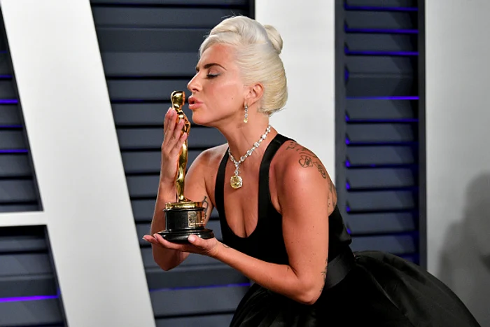 
    Diamantul purtat de Lady Gaga la Oscar 2019 costă 30 de milioane de dolarifoto: Getty  