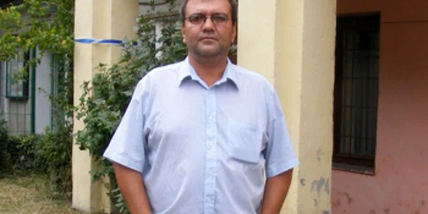 Resita: PORTRET / Costel Stancu, poliţist îndrăgostit de poezie