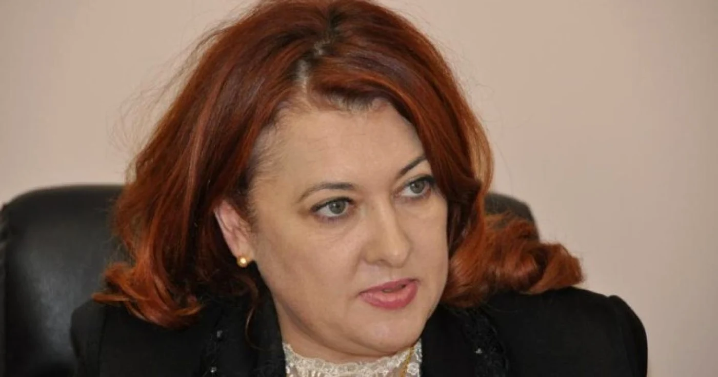 Gabriela Mazilu este acuzată că a luat mită în valoare de 650 de mii de lei, prin firma soţului