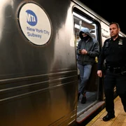 Împuşcături metrou New York - 12 apr 2022 / FOTO Profimedia