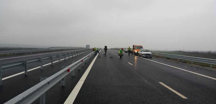 Se reface marcajul pe autostrada FOTO Adevărul