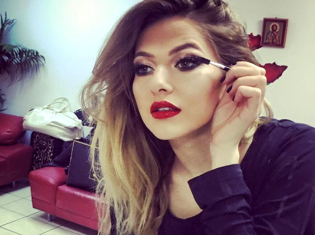
    Lidia Buble (22 de ani) s-a vopsitfoto: Arhiva Personală  