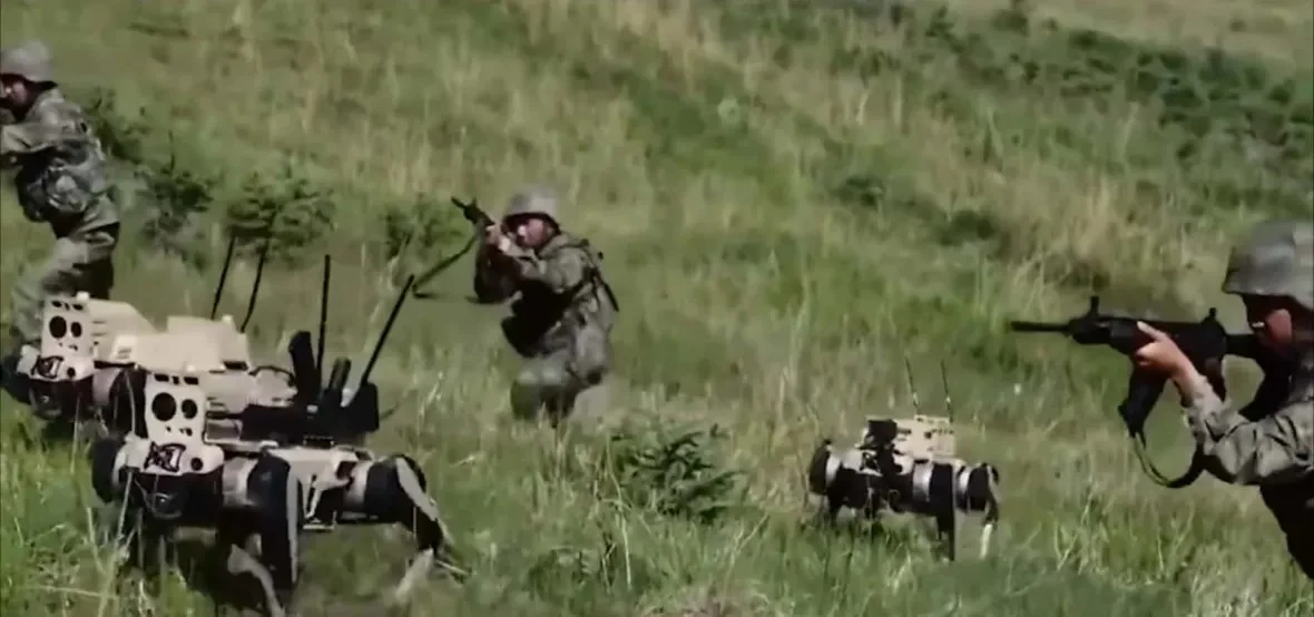 „Invazia lupilor“. China testează roboți de luptă ca parte a exercițiilor destinate unei eventuale operațiuni amfibii asupra Taiwanului