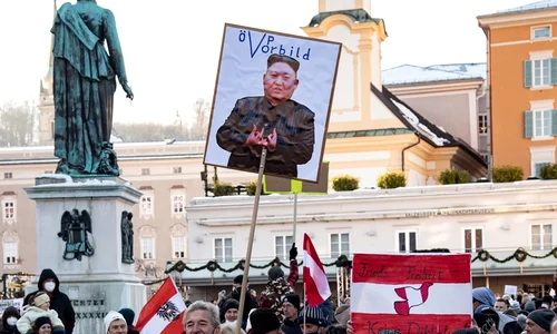 1 protest in coreea de nord kim jong un defaimat jignit de un mesaj graffiti fiu de catea 1 jpg jpeg