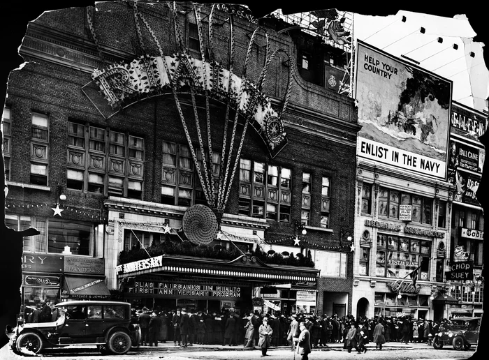 Teatrul Rialto de pe Broadway,  în 1917