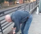 Ambii cetăţeni britanici au părăsit oraşul la scurt timp după ce au fost prinşi.