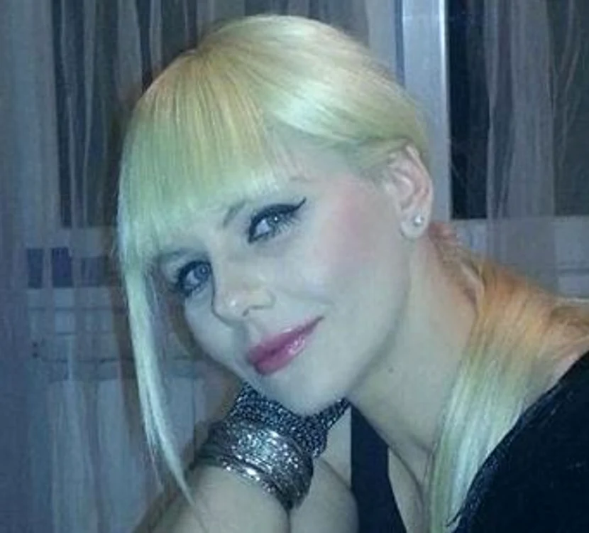 
    Adina vrea să-şi recupereze banii in instanţă  
