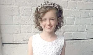 Înainte  Era o fată  timidă jpeg