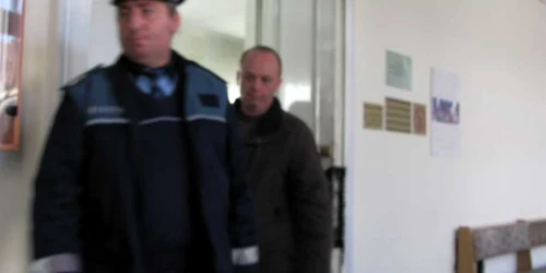 Nicolae Jurj, ieşind de la proces, la Curtea de Apel Oradea