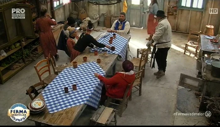 Concurenții au avut de ales noii servitoriFoto: captură PRO TV