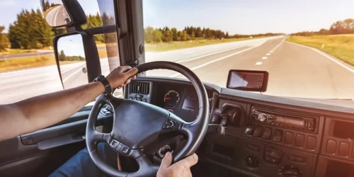 sofer camion, foto shutterstock jpg