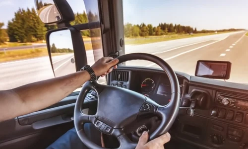 sofer camion, foto shutterstock jpg