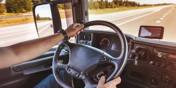 sofer camion, foto shutterstock jpg