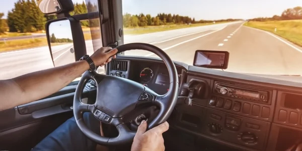 sofer camion, foto shutterstock jpg