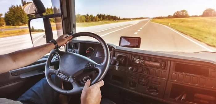 Șofer de camion român, condamnat la închisoare și amendat cu 4,5 milioane de euro. Ce au descoperit autoritățile franceze
