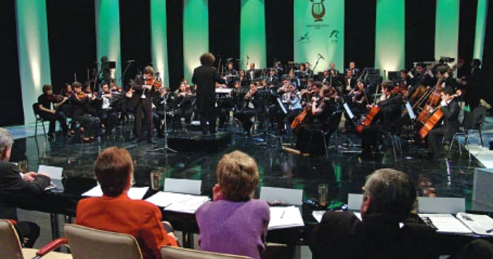 Imagini de la preselecţia din 2008 pentru concursul „Eurovision Young Musicians“