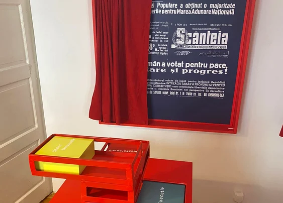Exponate. FOTO  Facebook "Muzeul Comunismului pentru Copii"