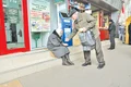 Pe străzi sunt atât de mulţi oameni amărâţi cărora poţi să le întinzi o mână de ajutor! jpeg