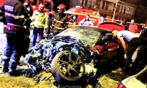 Bolidul Aston Martin, condus de Mario Iorgulescu, a fost făcut praf jpeg