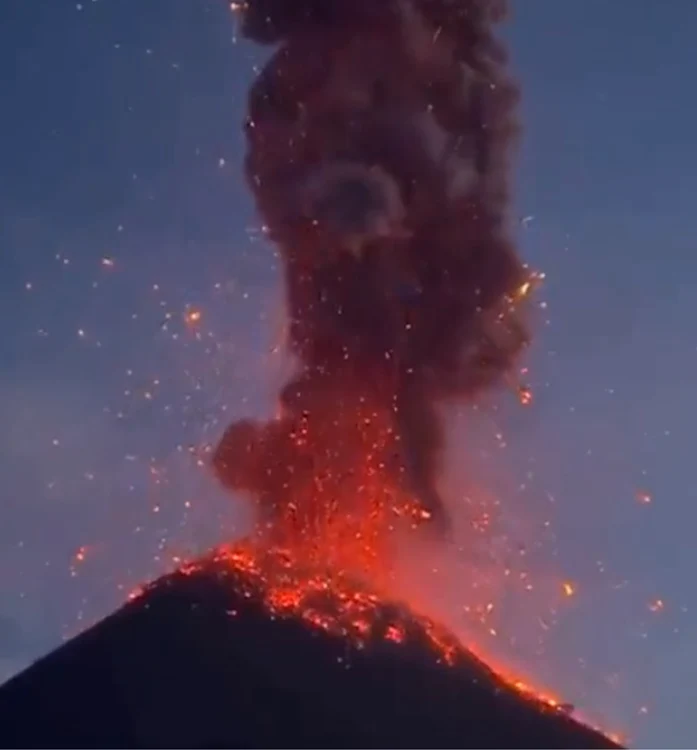 Erupția Vulcanului Etna. Sursa foto: Captura X
