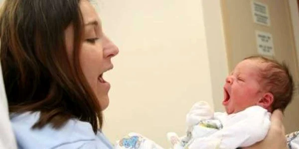 Mamele vor trebui să aleagă varianta de concediu la o lună şi jumătate după naştere