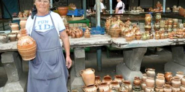Craiova:Secretele meşteşugului de olar,dezvăluite de o bătrână din Oboga