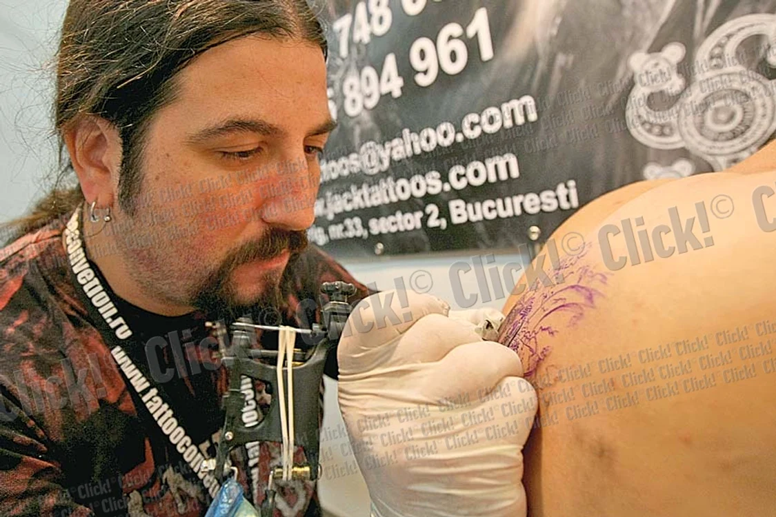 Ovidiu are tatuată  80% din suprafaţa corpului