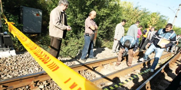 Un accelerat a sărit de pe şine la Cârcea - Dolj