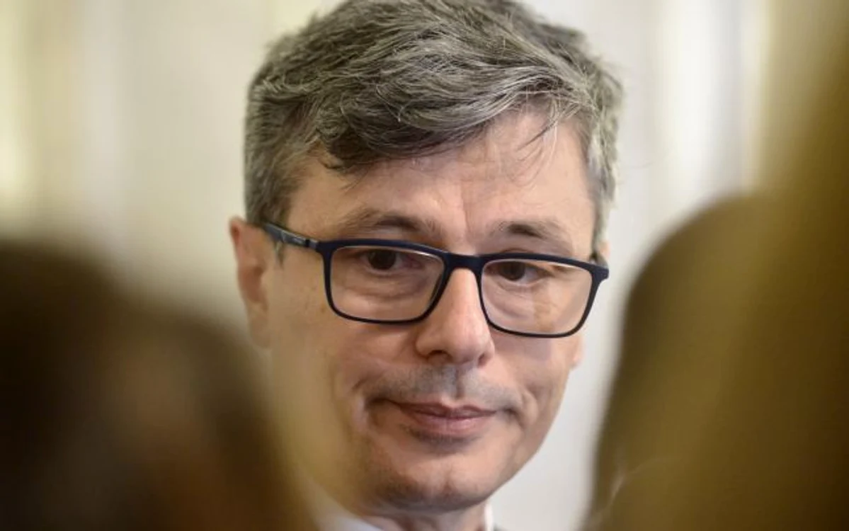 Certificatele se utilizează în relaţiile cu instituţiile publice pentru obţinerea de facilităţi/ măsuri de sprijin ori în relaţiile comerciale, în condiţiile legii.