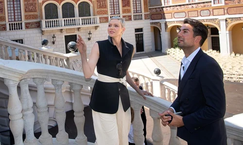 Prințesa Charlene tur de palat4 jpg