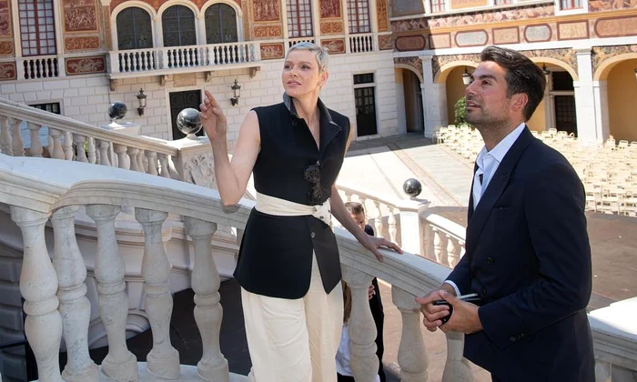 Prințesa Charlene tur de palat4 jpg