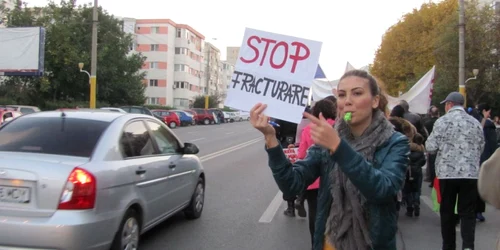 Protest la Constanţa împotriva exploatărilor Roşia Montana şi Chevron