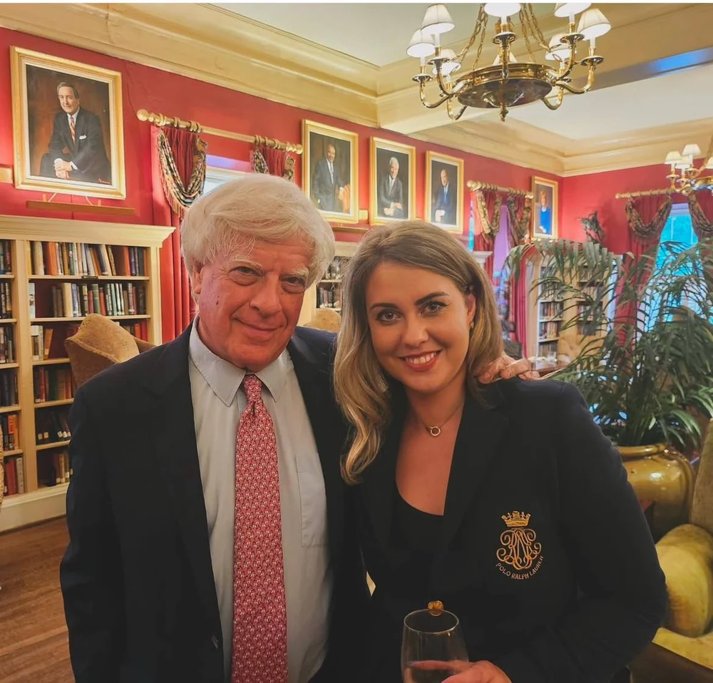 Capcana seducătoare a Rusiei: spioana care și-a folosit farmecul pentru a pătrunde în cercurile de putere din SUA