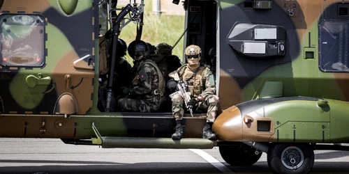 Soldati armata Franta FOTO Shutterstock