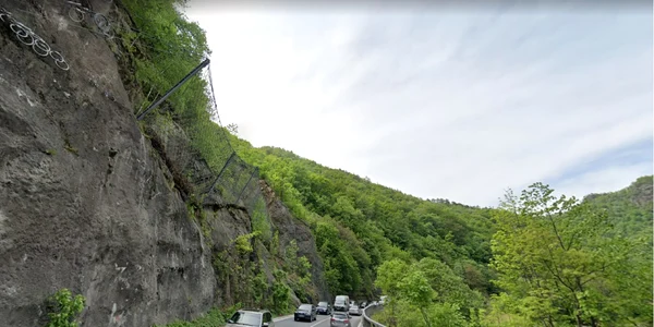 Barierele de pe versanții de pe Valea Oltului pe DN7 în Vâlcea Foto Daciana Stoica jpg