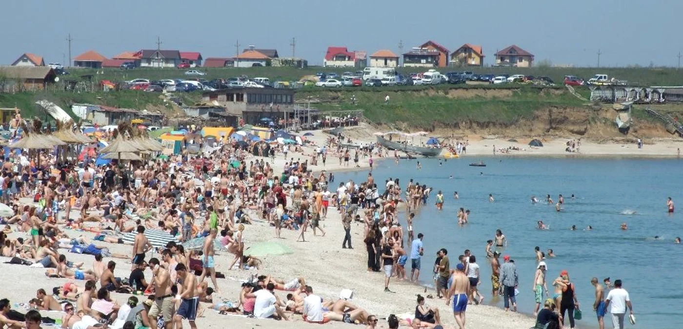 Vama Veche - litoralul este plin de turişti 