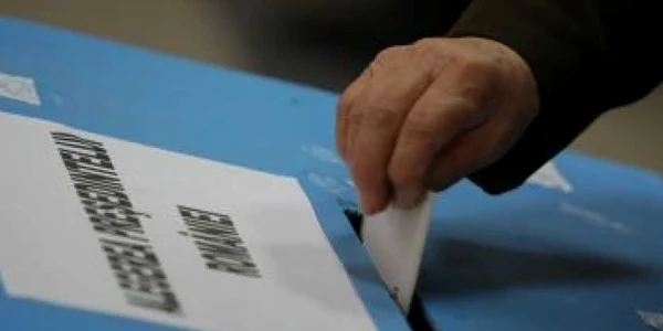 Craiova: Se termină buletinele de vot la secţiile de votare speciale