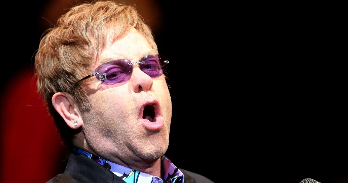 Elton John vorbeşte despre problemele sale cu drogurile