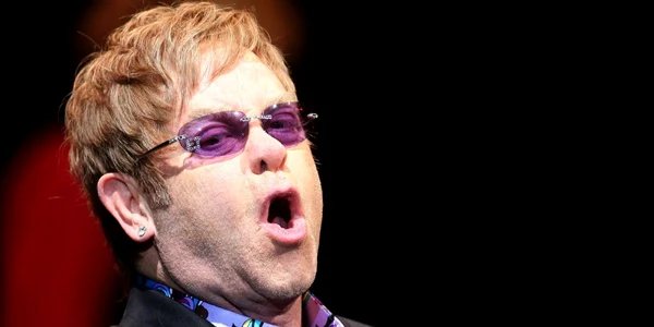 Elton John vorbeşte despre problemele sale cu drogurile