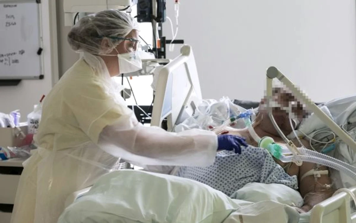 Pacient spital coronavirus covid pandemie epidemie FOTO AFP / Sebastien Bozon